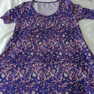 NWOT LULAROE perfect T